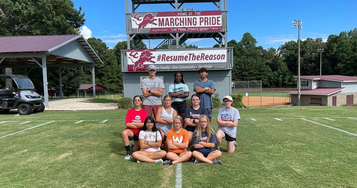 CCLionpride's tweet photo. THANK YOU field crew! Tons of help today and the field looks awesome! Go Pride Go! #ResumeTheReason #CarryTheBanner https://t.co/wyXzTTtjKm