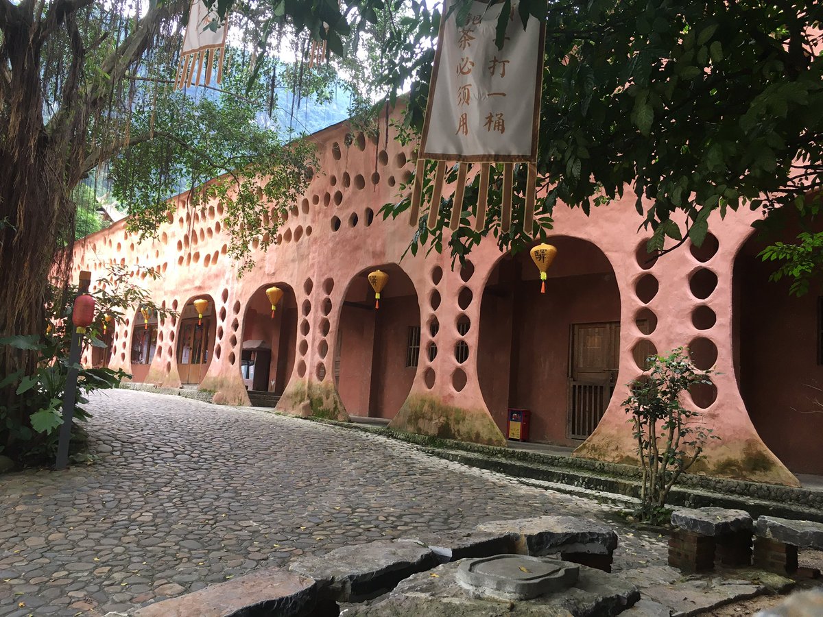 休养生息，退圈半年，做个安静的看客。