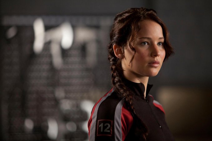 Wishing a very Happy Birthday to the girl on fire: Jennifer Lawrence!!      