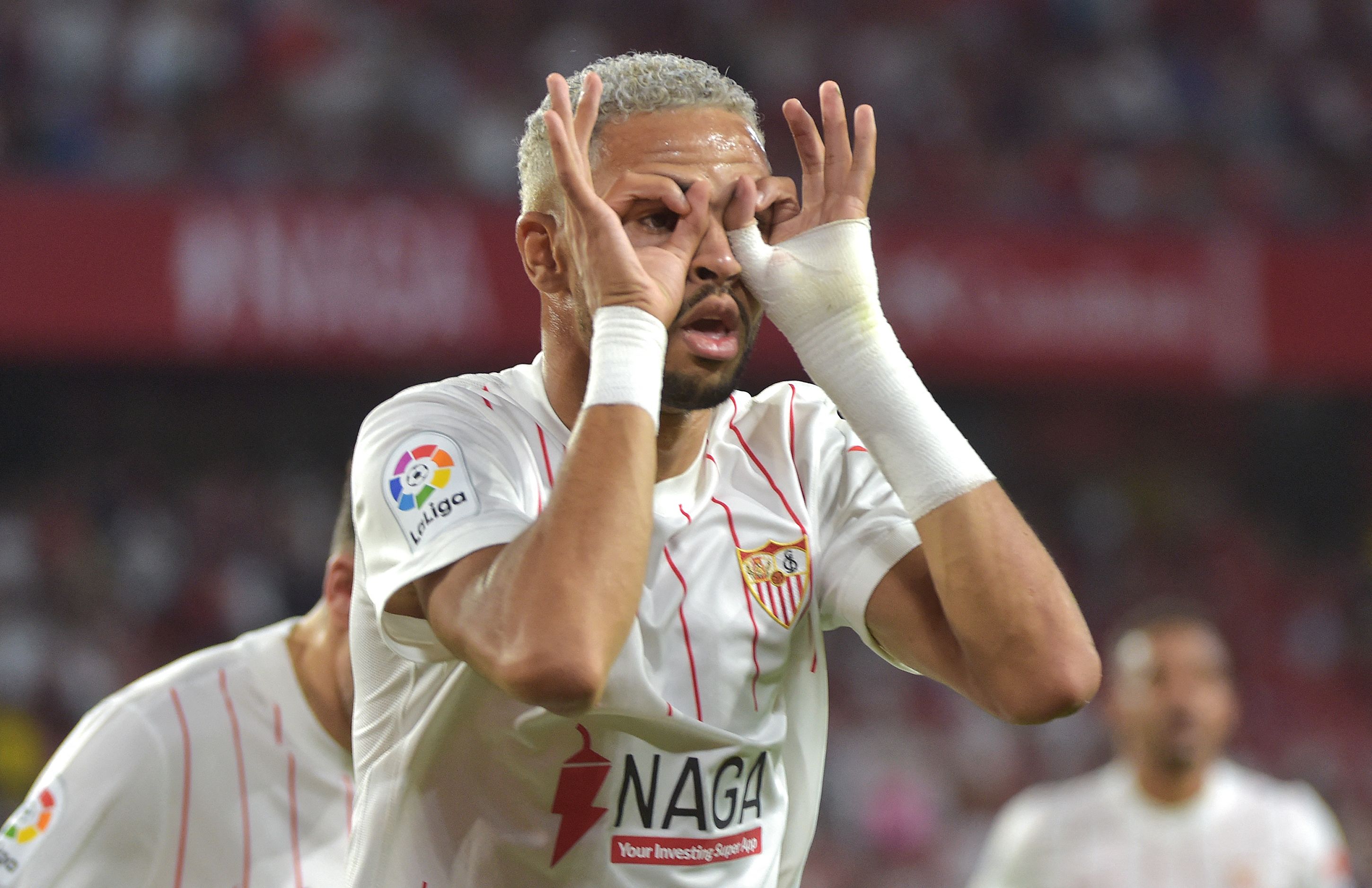 La Liga result - Sevilla keep title dream alive with win over Valencia  after Youssef En-Nesyri goal - Eurosport