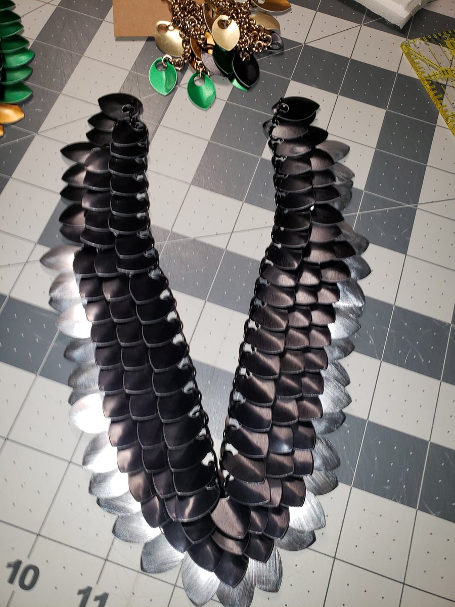 seeredwrite's tweet image. Nearly finished this. Fixed it so it's silver on the whole edge.