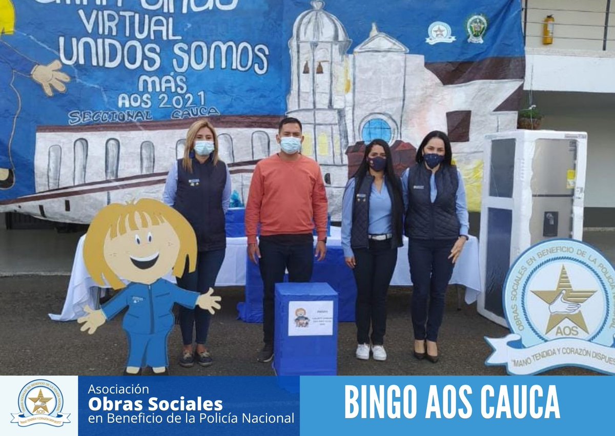 AosPolicia's tweet photo. #AosCauca en compañía del señor Coronel Boris Alberto Albor González Comandante de la @PoliciaPopayan, entregaron los premios a nuestros ganadores del #BingoVirtual #UnidosSomosMás #2021, seguimos trabajando con #ManoTendidaYCorazónDispuesto https://t.co/HKgs9NuQJA