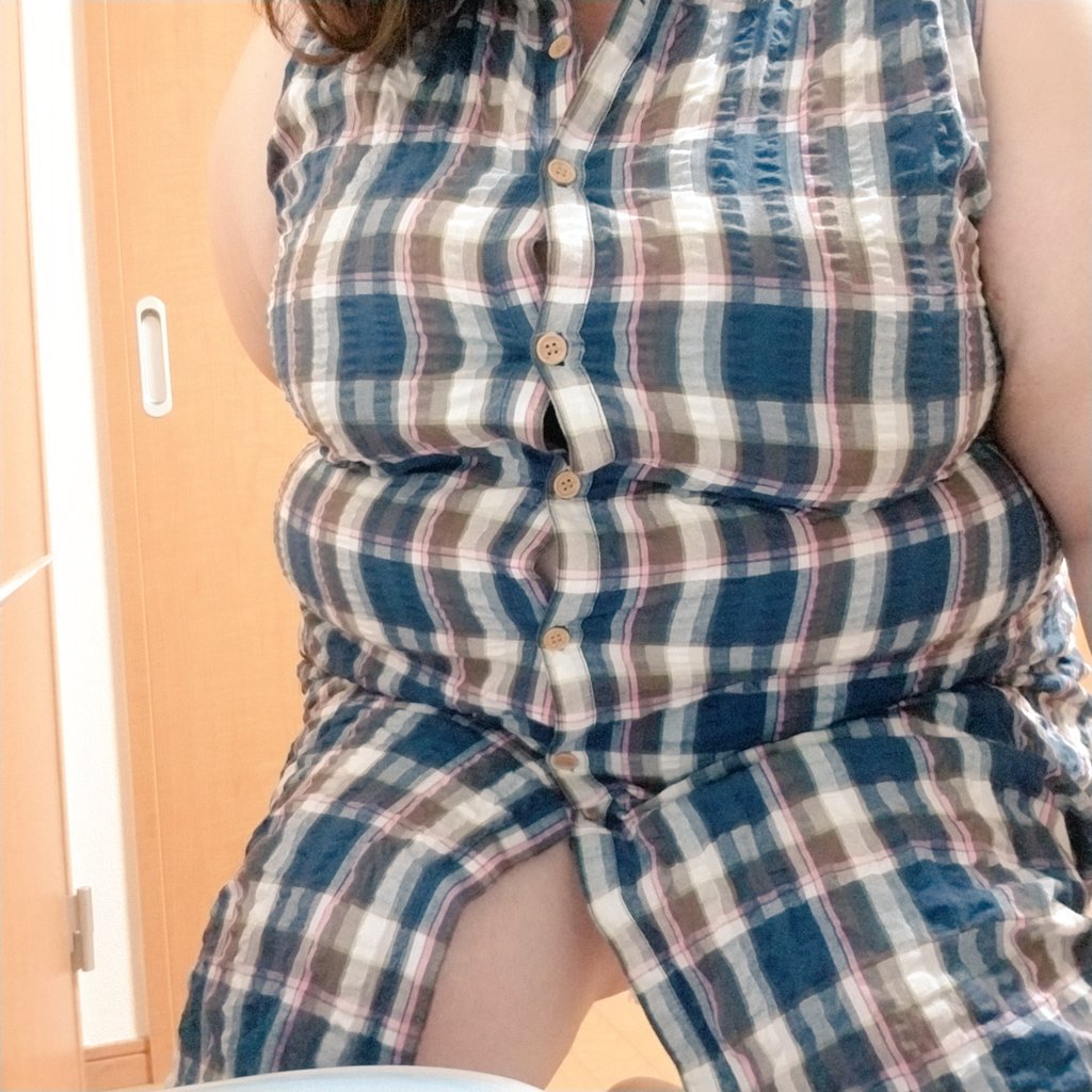 笑った
全てがぱつぱつ過ぎて(笑)

このワンピでお出かけは
できません