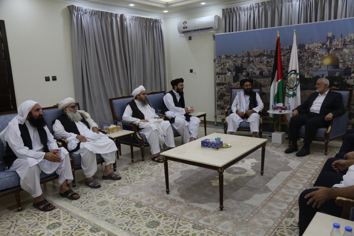 KhaledEljuhani's tweet photo. لأول مرة #حماس تنشر صورا للقاء ضم رئيسها إسماعيل هنية مع وفد قيادة #طالبان الذي التقاهم مهنئا بنصر معركة #سيف_القدس https://t.co/CvtD6aZNDU