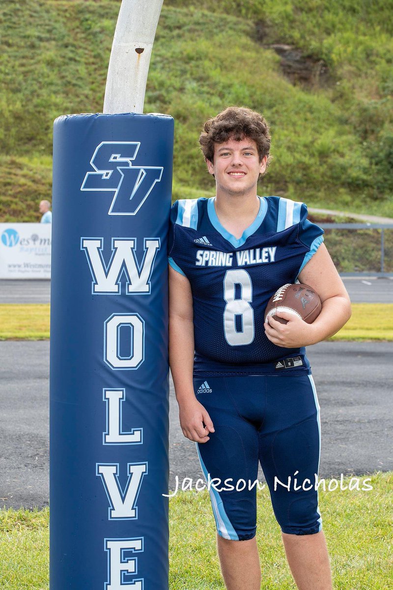 BSNSPORTS_WV's tweet photo. New goal post padding for @SVwolvesFB 

The first of many new projects for their program through @BSNSPORTS_WV https://t.co/FTgHrcHJHU