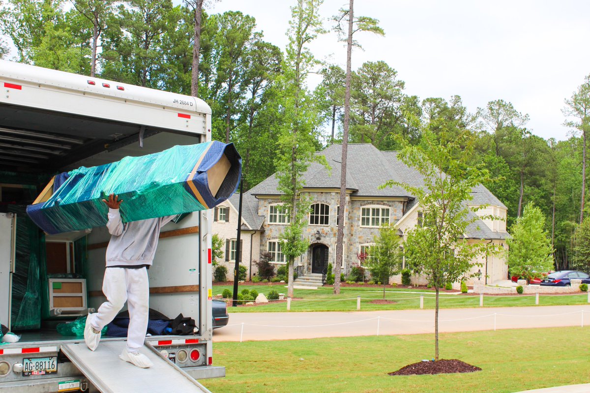 YourBudgetMover's tweet photo. No job is too large for our crew
.
.
.
.
.
#localmovers #raleighmoving #nc #localbusinessnc #professionalmovers #makingadifference #makemovingsimple #movingservices #movingcompany #movers #moving #letskeepmoving #makemovingeasyagain #customerservice #justkeepmoving #stressfree https://t.co/4tqqKaV3WI