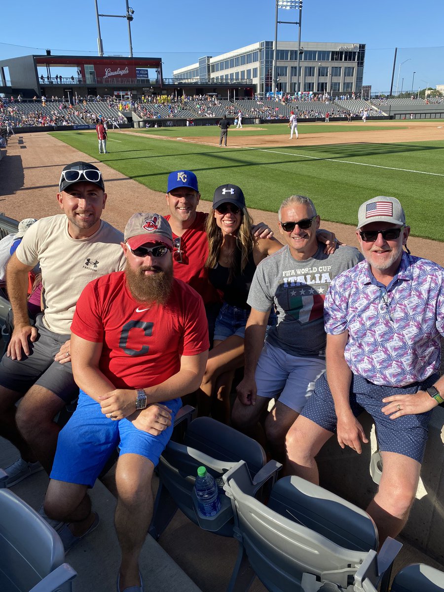 MWFA_News's tweet photo. An butt whopping for the Chicago Dog’s game. Fastener Tribe #MWFA #fastenerweek #chicagodogs https://t.co/b3Lr2w7o7j