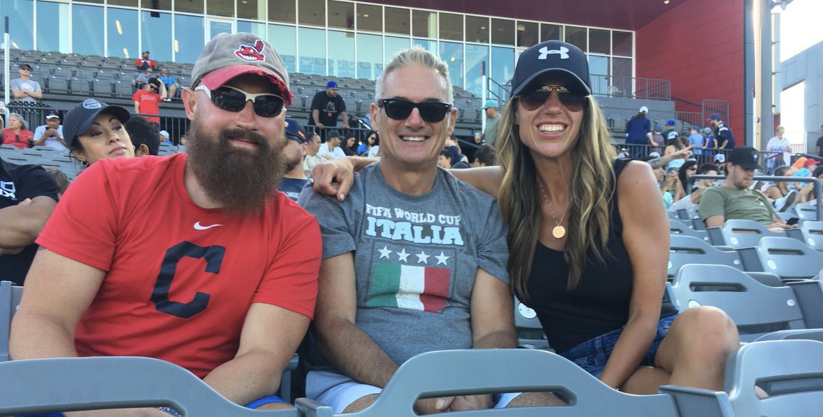 MWFA_News's tweet photo. An butt whopping for the Chicago Dog’s game. Fastener Tribe #MWFA #fastenerweek #chicagodogs https://t.co/b3Lr2w7o7j
