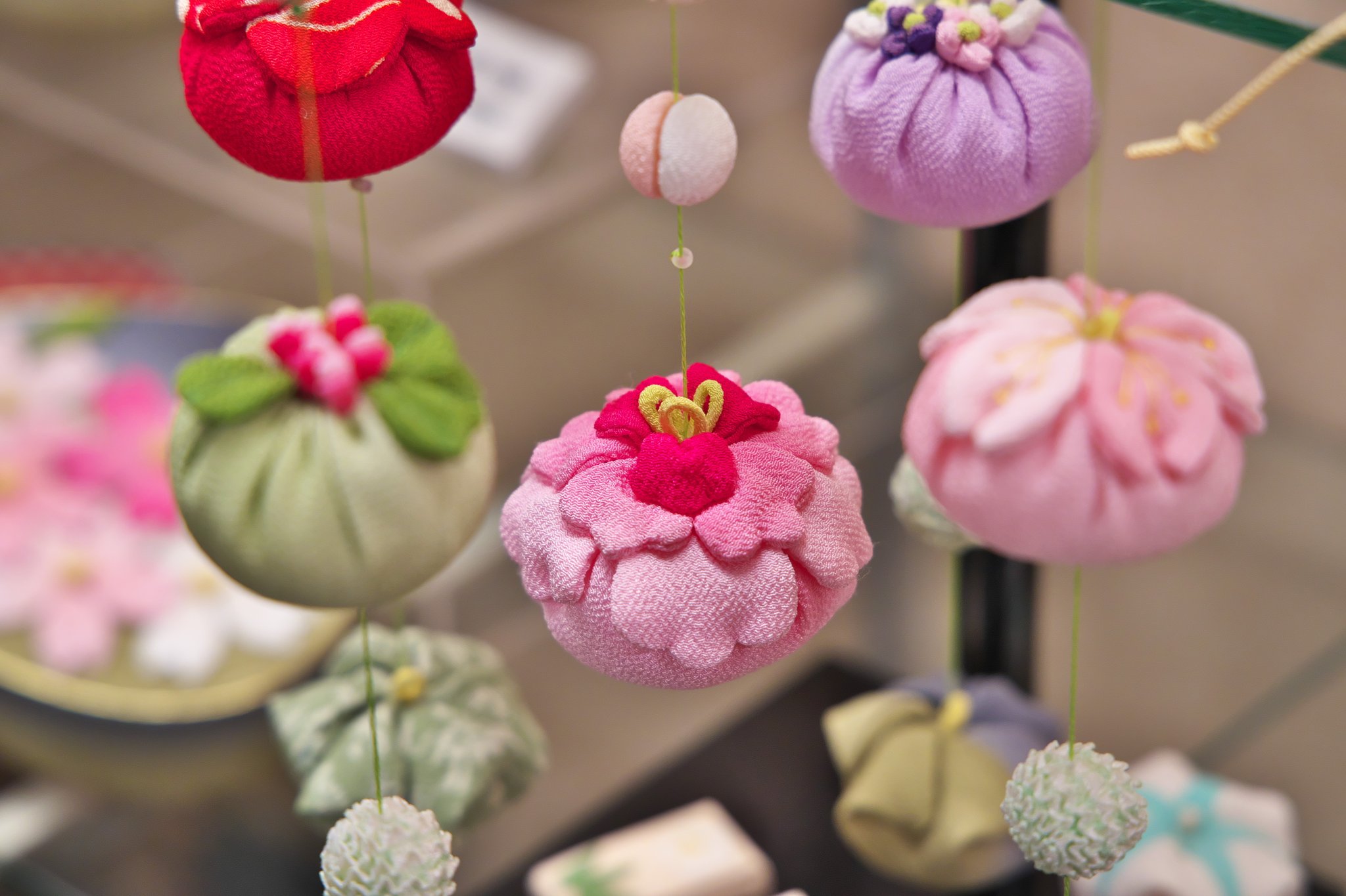 ちりめん細工「九連大輪つるし飾り」 オンライン セール
