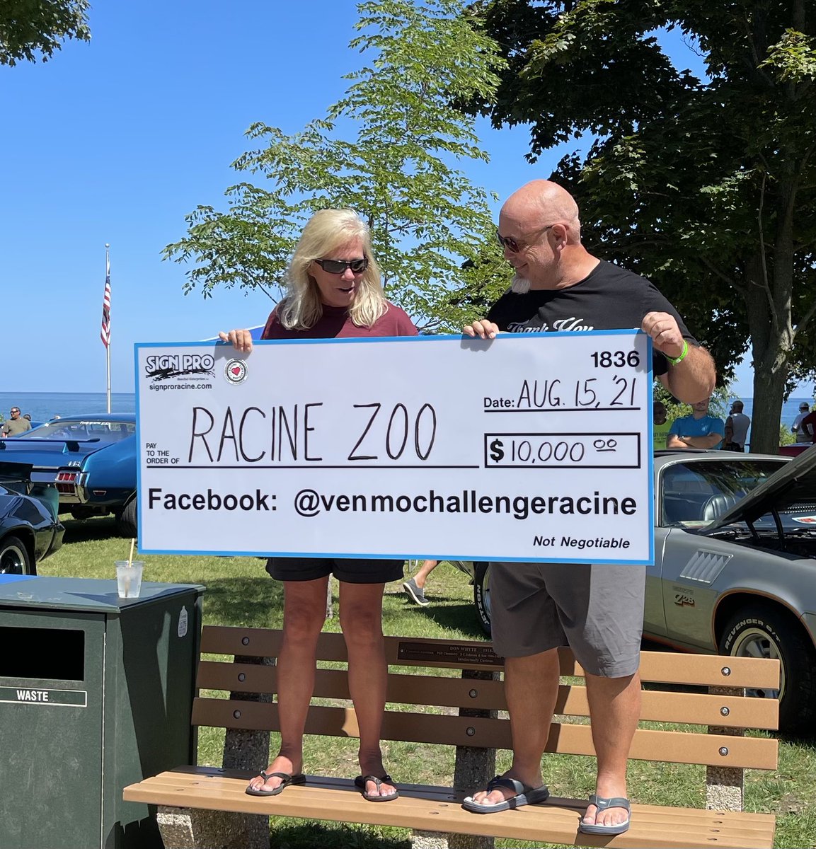 venmochallenge1's tweet photo. @RacineZoo Can we stop by? We have a little sumpum sumpum for Beth. ๐ ๐ #FiveDigits https://t.co/S1rk2z6QD2