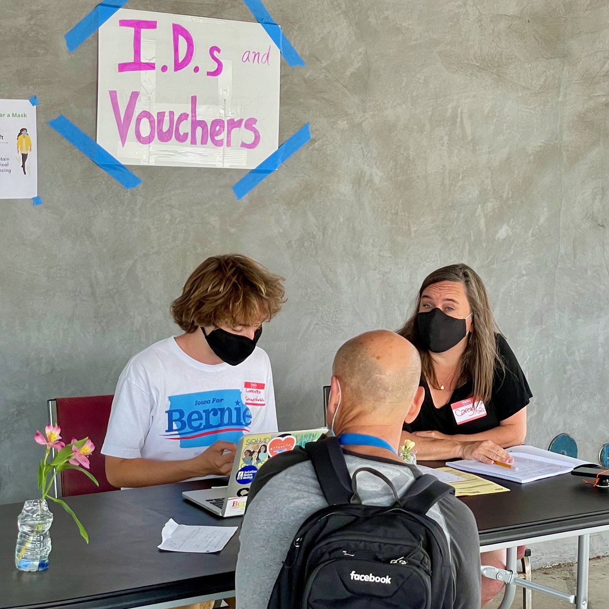 Shout out to Neighborhoods in Partnership, a new Westside group, modeled after <a href="/selahnhc/">SELAH Neighborhood Homeless Coalition</a>! This weekend they held a pop up access center, offering outreach, services, medical care, food, clothing, showers, cellphone charging and more to unhoused neighbors. 1/3