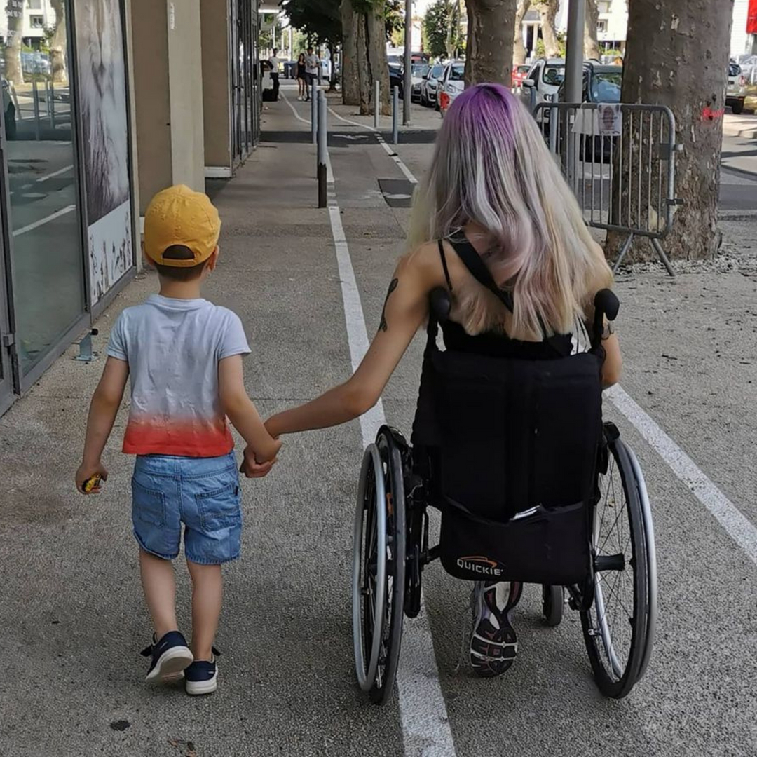 WWDmaternity's tweet photo. It's rare to come across such an inspiring and strong young mum, @camillethemermaid and her son showing their loving bond

 #mothers #mumswithdisability #motherlove #motherbaby #strongmums #listentous #weknowbest #disability #diversity #inclusive #includingmothers #includingdisab https://t.co/IMxQtdilMK