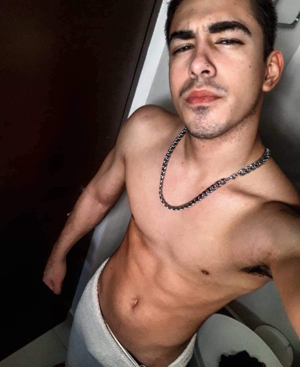AlbertG72125068's tweet photo. Este hetero si está BIEN RICOOOOO 🤤🥵 me encantan sus videos
Rt y lo subimos.. #HeterosDesnudos #heterospack #calientes #GayVideo #muscles #heterodesnudo #enganado https://t.co/ezOD1y9Cbv