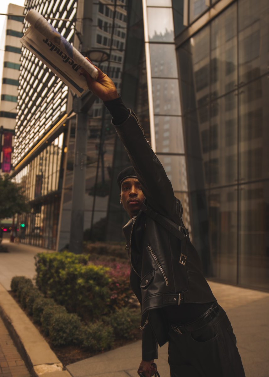 CapturedByJG's tweet photo. “The main thing you got to remember is that everything in the world is a hustle.” - Malcolm X https://t.co/9svTPQw3EG