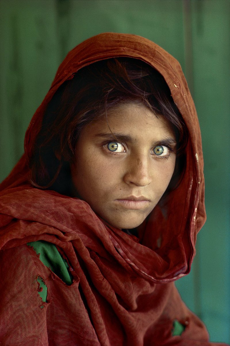 Ahora más que nunca esta foto, mírala  !     📸 Steve McCurry