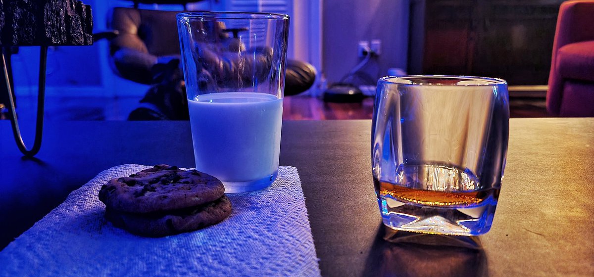 TalentedMrWebb's tweet photo. Whisky milk &amp; cookies.

I'm grown. Judge your mama. https://t.co/8pBfQYSEoe