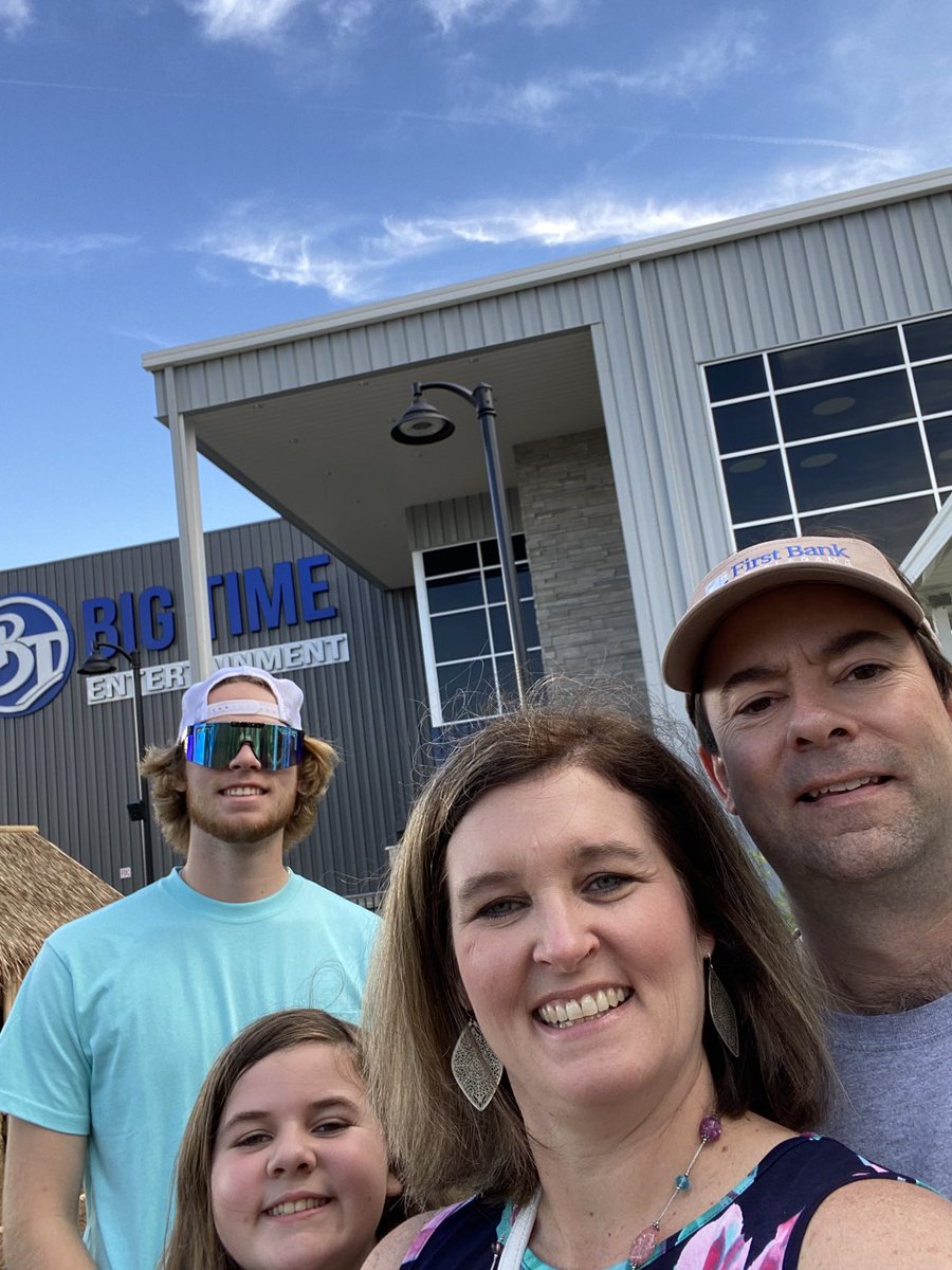 AnnaMunroe3's tweet photo. Family fun at Big Time Entertainment. Thanks First Bank! ⁦@FirstBankofAl⁩ https://t.co/Swc826ThLg