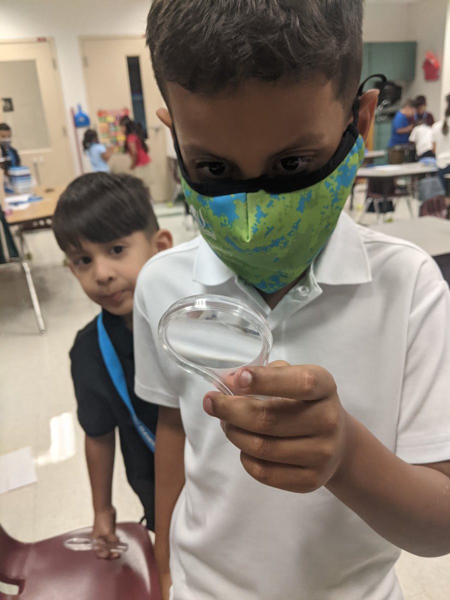 Mr_Marcotte's tweet photo. Our youngest Sea Turtles kicked off the first week of school with some science activities- using magnifying glasses to get a closer look and Elephant Toothpaste @lgeseaturtles https://t.co/iRQK164yV5