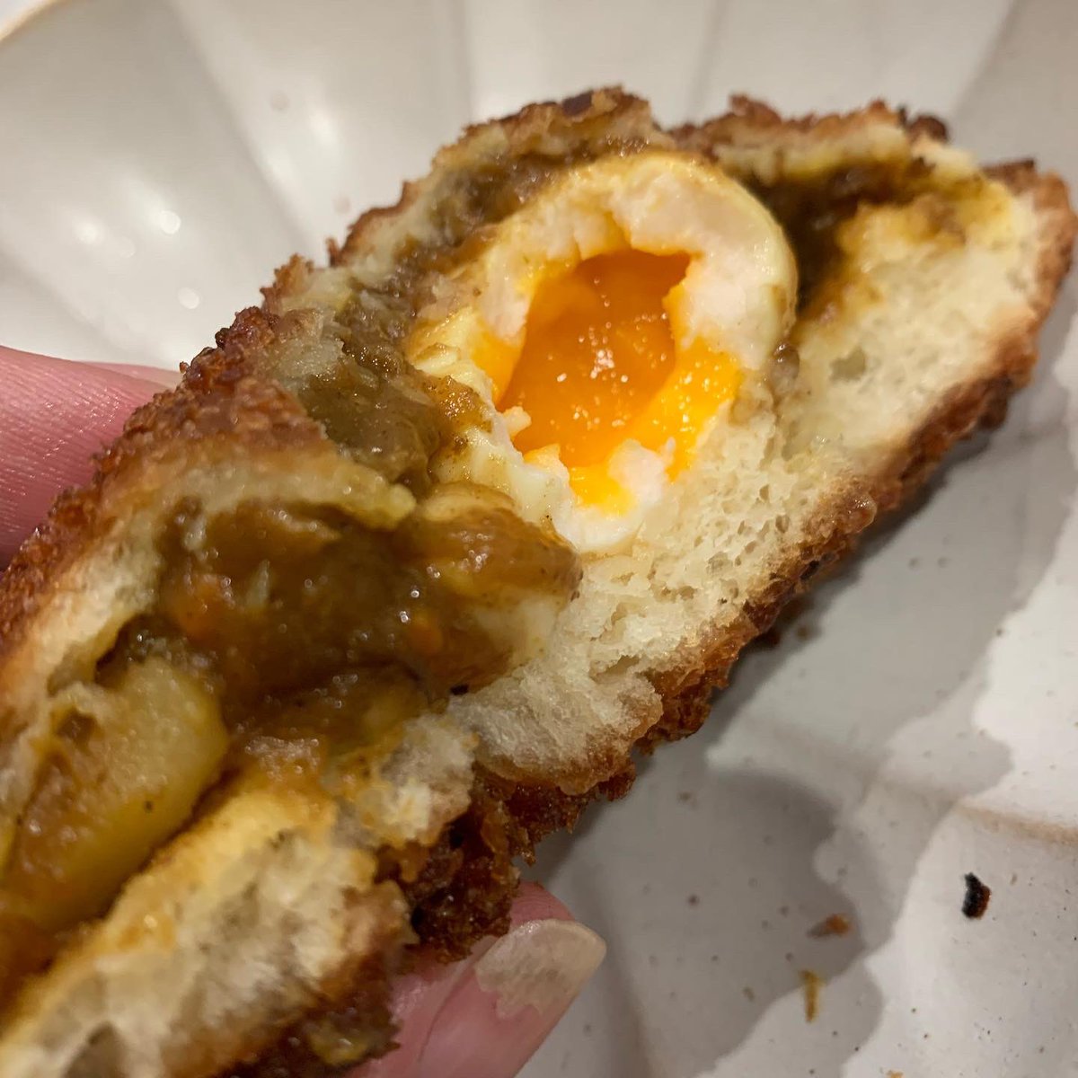 Yuki V Twitter 本日のモーニング 京都のパン屋さんで買ったカレーパン これ 生地がサクサクで中には具がゴロゴロ入ったカレーに半熟たまごまで入って もう激ウマ過ぎ 美味しかったー W カレーパン 半熟たまご入カレーパン パン カレーパン好き 京都 Yuki V Twitter 本日のモーニング 京都のパン屋さんで買ったカレーパン これ 生地がサクサクで中には具がゴロゴロ入ったカレーに半熟たまごまで入って もう激ウマ過ぎ 美味しかったー W カレーパン 半熟たまご入カレーパン パン カレーパン好き 京都