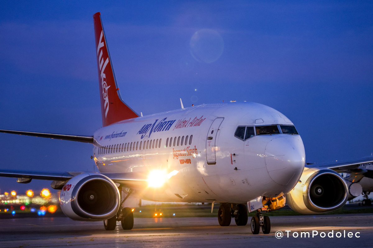 TomPodolec's tweet photo. PHOTOS Air North #4N900 arrived in Toronto from Montreal.
Sporting NDP Jugmeet Singh titles. #ElectionPlane #elxn2021 #elxn44 https://t.co/asDVJQz2gi