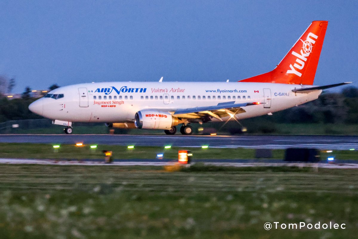 TomPodolec's tweet photo. PHOTOS Air North #4N900 arrived in Toronto from Montreal.
Sporting NDP Jugmeet Singh titles. #ElectionPlane #elxn2021 #elxn44 https://t.co/asDVJQz2gi