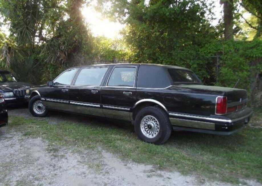Probably gonna go w this 97 Lincoln Town Car (limited edition - tour bus/ limousine model) for our preferred method of transportation from now on.

Let us know what you think in the comments!
#reddirt
#shaboozer