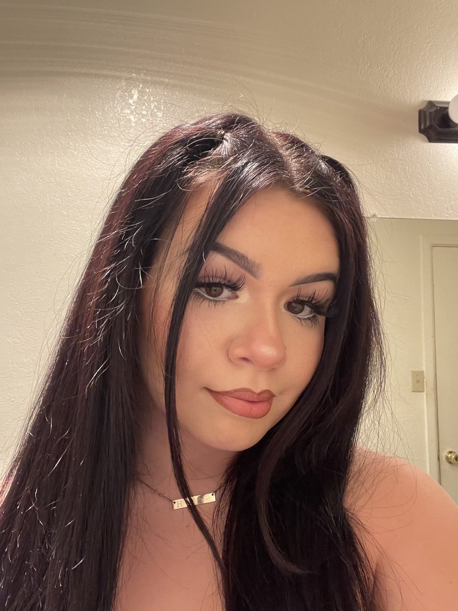 HayleeShonk's tweet photo. where yo mom at https://t.co/IRZ0kkIScv