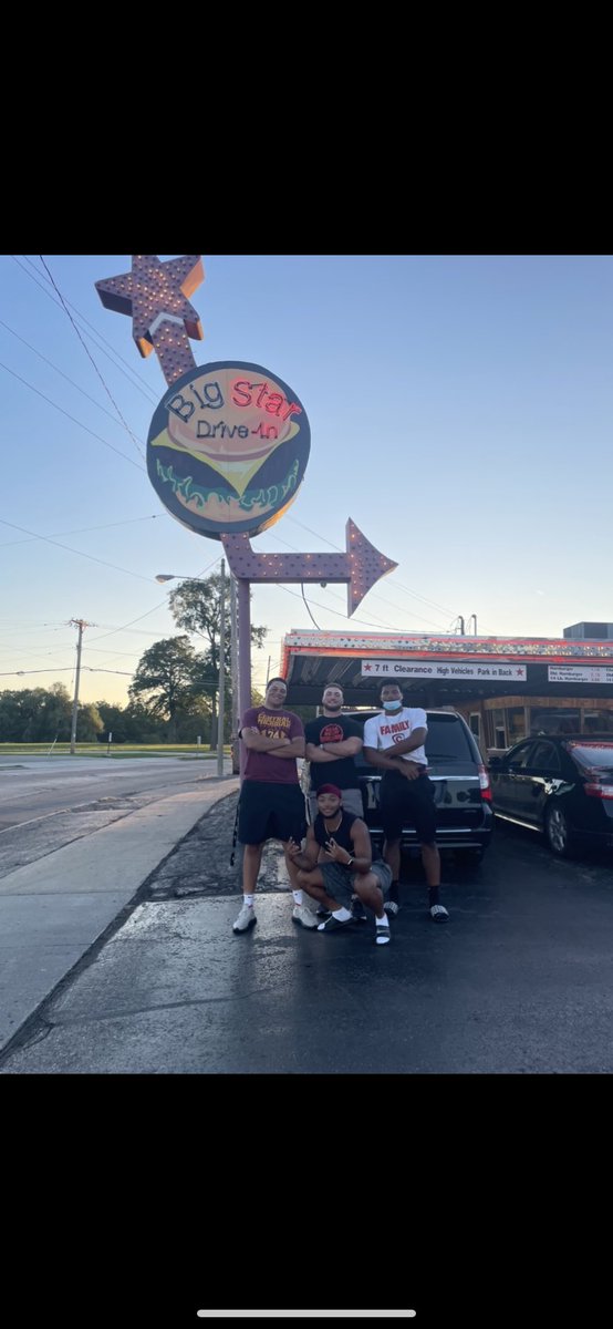 zhale_'s tweet photo. Just a lil tour of Kenosha for some brotherly bonding @CoachDustinHass @Carthage_FB https://t.co/aVwfnR8fXH