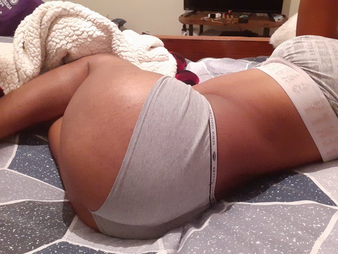 When I'm not sleepy so debating driving around town but don't want to put on clothing 🤔 https://t.co<a href="/tag/feetlovers"class="tags"><span>#feetlovers</span></a><a href="/tag/footworship"class="tags"><span>#footworship</span></a><a href="/tag/feetfetish"class="tags"><span>#feetfetish</span></a><a href="/tag/soleslo"class="tags"><span>#soleslo</span></a>