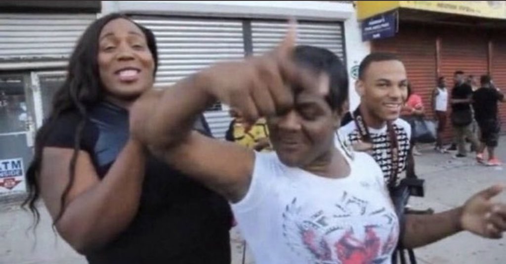 bbgotmeshook's tweet photo. The only thing that could save tonight is if they serve drama and someone keeps the 100k for themselves #loveislandusa https://t.co/hmIkoIwuxx