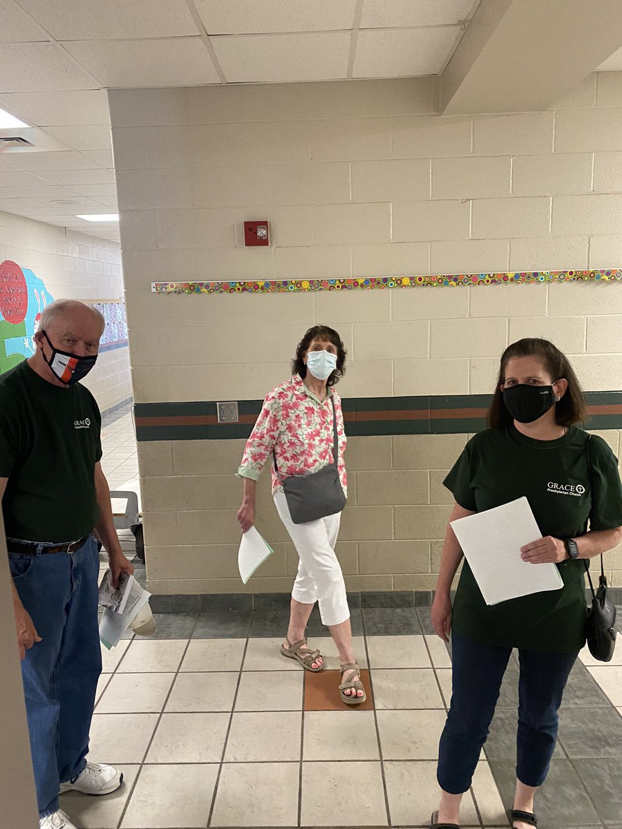 Thanks to Grace Presbyterian Church for the prayer walk today. Thanks for praying for our students, administrators, office staff, custodians, cafeteria workers and Definitely the teachers.  
#GoGators | #StriveforGreatness