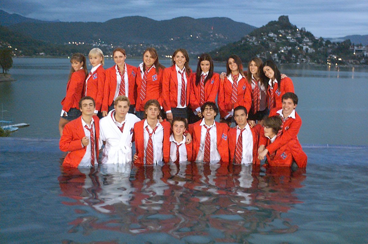 cmonrbd's tweet photo. jovem chora com fotos de 16 anos atrás
16 ANOS REBELDE https://t.co/kwZqcnOsss