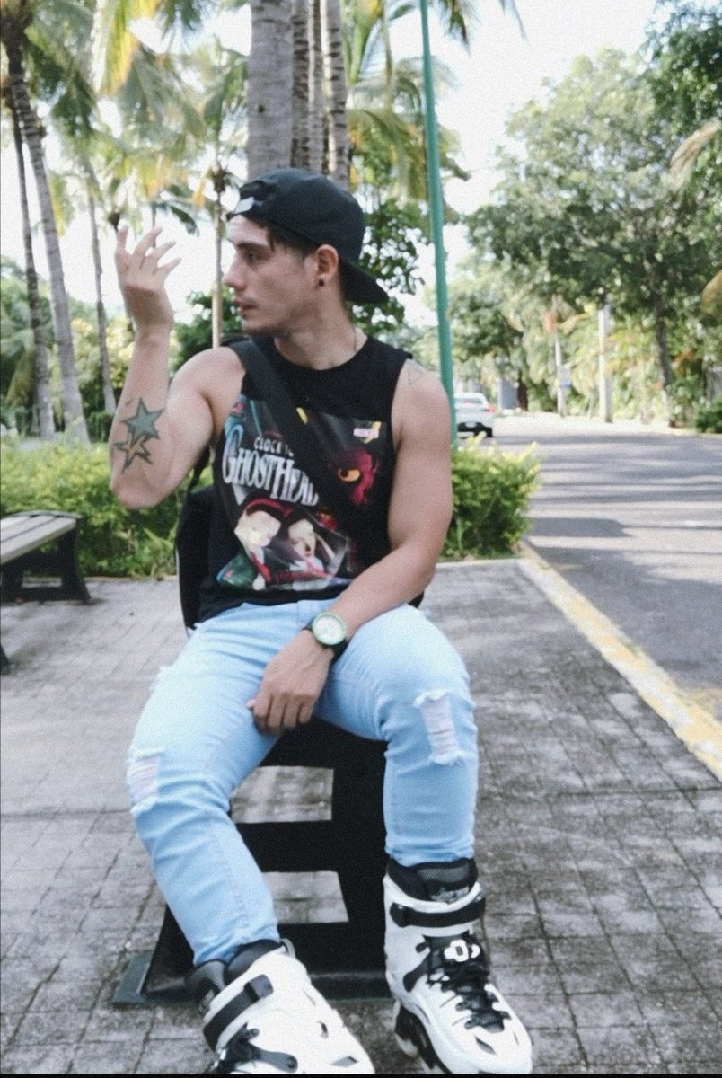 elmikemorgan's tweet photo. Día de patinar 🖤
https://t.co/4F7kqZ9bbU https://t.co/Y6qHFjBWrm