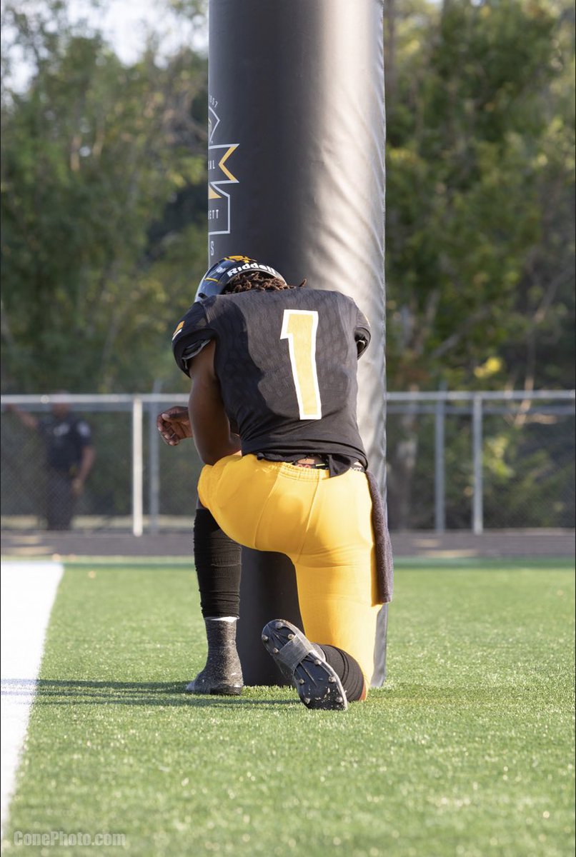 Give him all the glory before taking the field