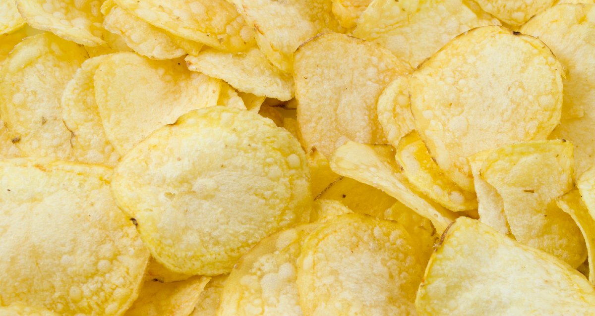 WebMD's tweet image. When you're stressed for long periods of time, your level of cortisol, a hormone that plays a part in your "fight or flight" system, is increased, causing you to want to snack more. wb.md/2XhgTgU