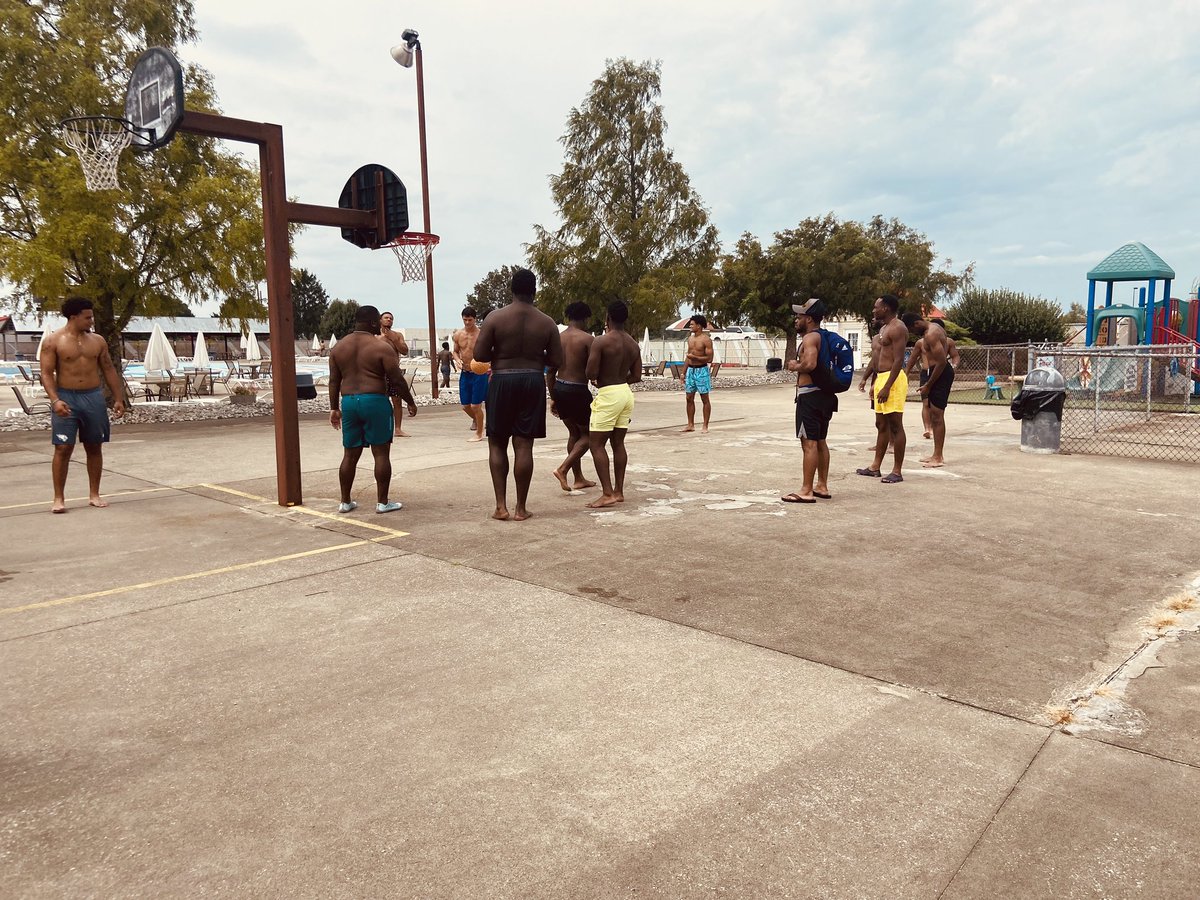 kwc_football's tweet photo. Thank you Atlantis Swim Cub for hosting us this morning! Took a break from the hard work and had some FUN today. #OneTeamWesleyan #PawsUp #ExpectToWin #FallCamp21 #Day7 https://t.co/TTfAJU4UNF