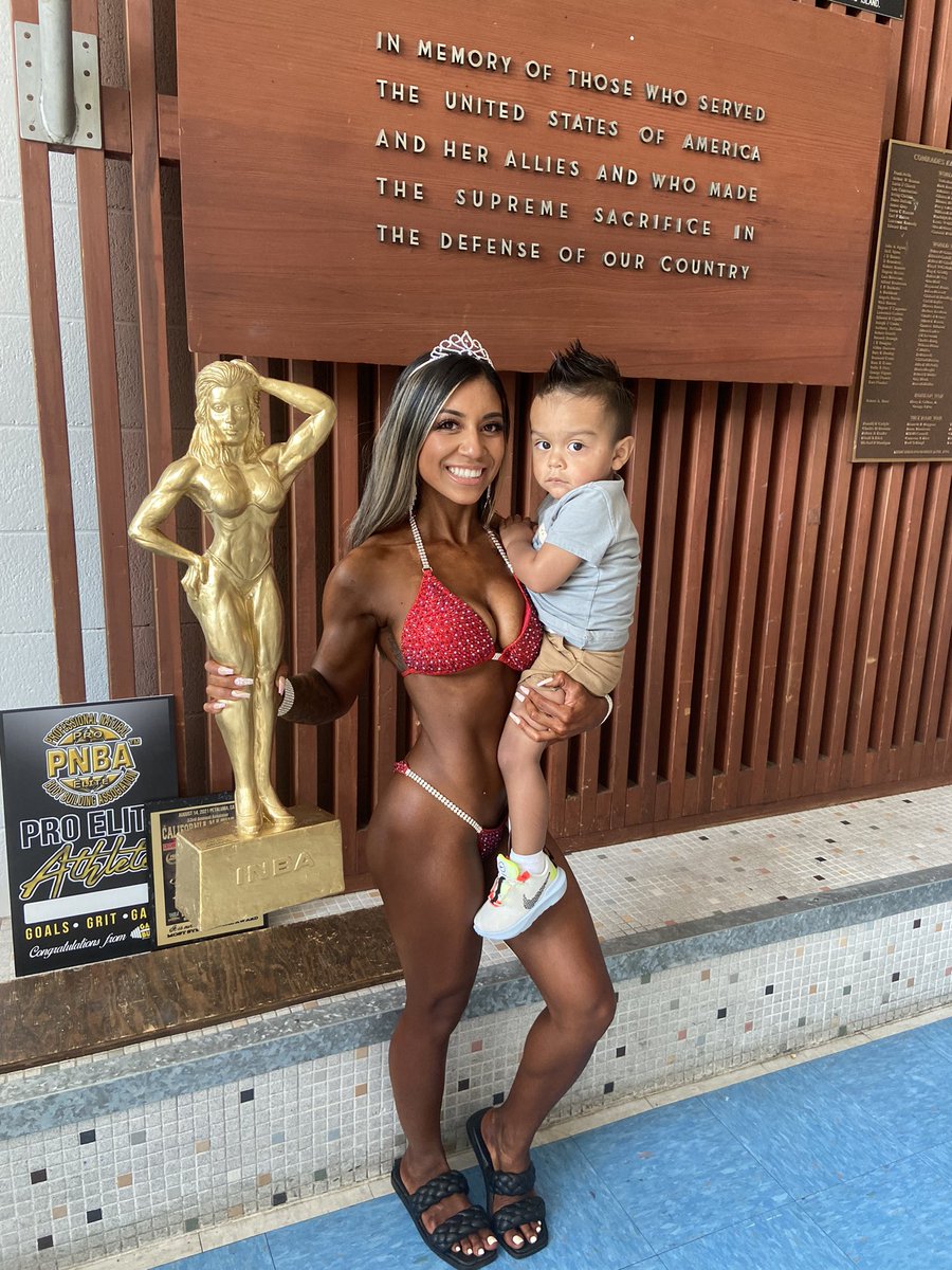 savanajeneee's tweet photo. 1st place bikini diva open category and pro qualified! Excited to build up my body more until I’m ready to accept my pro card and compete with the big league 😇 https://t.co/3JZPPKeK1C