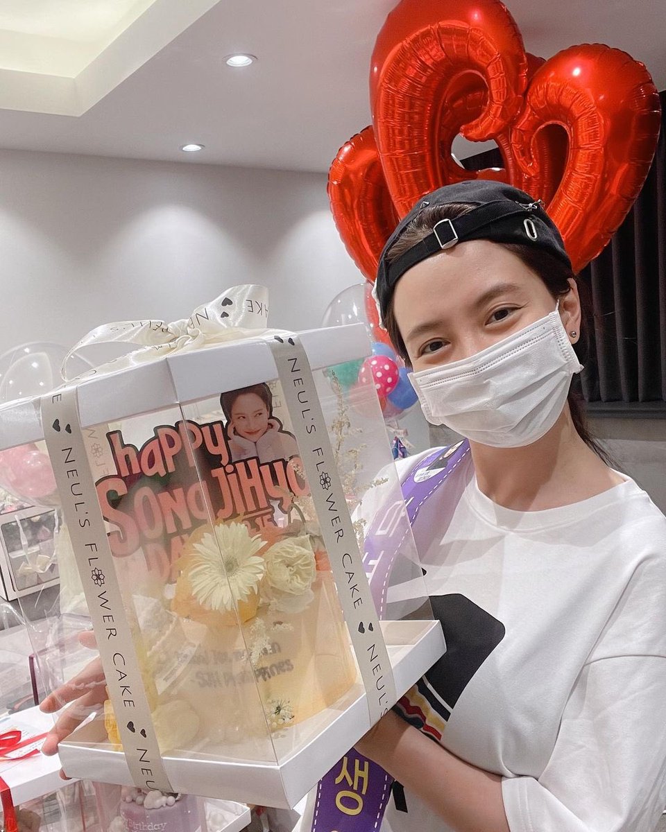 RunningManIntl's tweet photo. my_songjihyo IG post

“Everyoneee, for celebrating my birthday together every year, I sincerely thank you so so so muchhh💚

Thanks to everyone’s love
I received a happy and joyful birthday yesterday
I will always be grateful to you!!
Once again, thank you🙌🏻🙌🏻”

#송지효 #런닝맨 https://t.co/DvFv8uAhMe