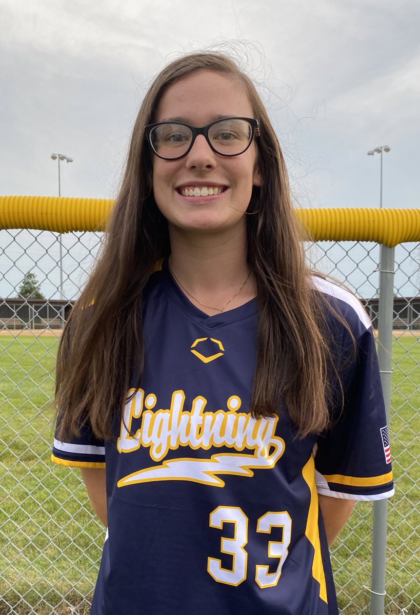 NLLightningJMPT's tweet photo. ⚡️Meet the 2021-2022 team⚡️ Maddie Raske #33-Outfield and 2nd base! Class of 2023 at Lincoln Way East HS. GPA 3.5/4.0! Fun Fact: I love to eat hotdogs 🌭! @Rascal_3310 https://t.co/Qu29vijhna
