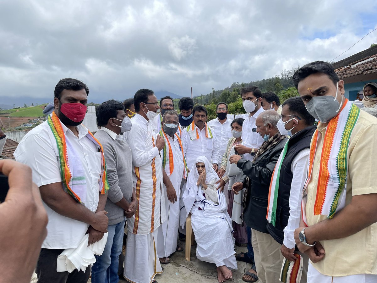jaheerjrs's tweet photo. Families of freedom fighters were honoured in presence of @INCTamilNadu Gen.Sec &amp; @INCNilgiris Incharge #KarthikThangabalu &amp; #VijayKumar along with #INCNilgiris cadres @withjab
@MotmilIN
@INCIndia @KS_Alagiri @dineshgrao @GaneshmlaR @PriyaNashmikar @manesh_redefine https://t.co/jIKZFBJt1i