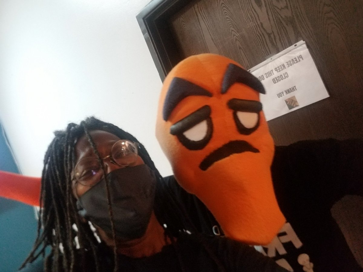 BGFCentral's tweet photo. Oo! An @hollywoodfringe Freak and their awesome volunteer team visited us @ThymeleArts tonight, bringing da march and da fun! #HFF12 https://t.co/RpgBXxQ5tF