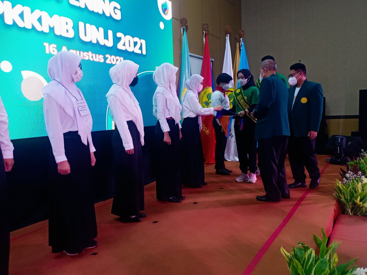 IwanBarata84's tweet photo. PPKMB UNJ 

Upacara pembukaan 

#PKKMBUNJ2021 https://t.co/MvX8gXyCXO
