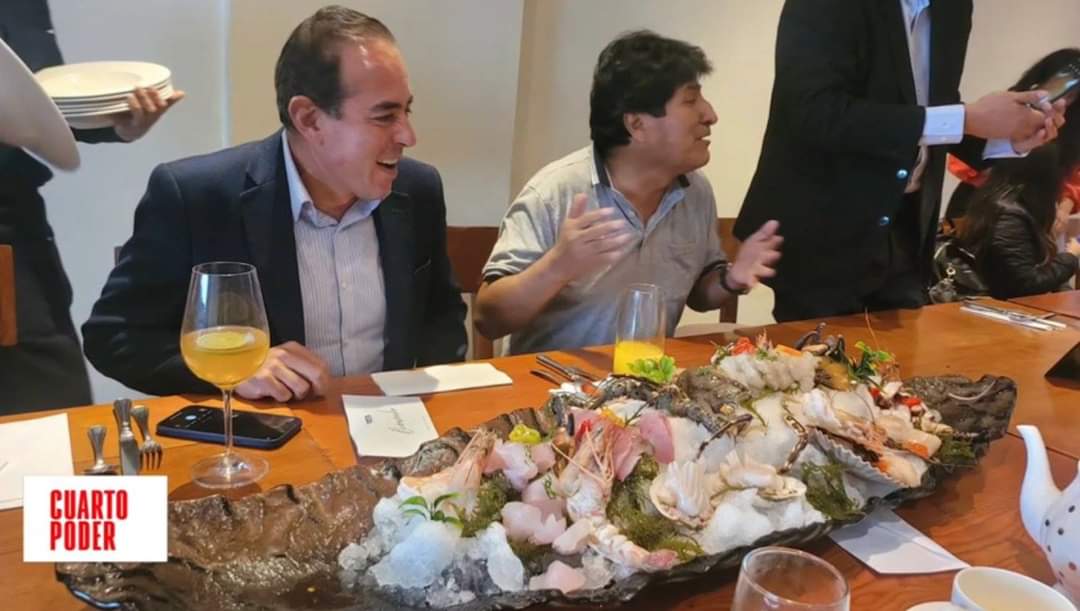 LaSalitadelSin's tweet image. Gracias a #KuartoPoder, hoy me enteré que Evo Morales comió ceviche. 

¡Cómo te extrañamos periodista de conversación, General doofy Mijael Garrido Lecca!  😭