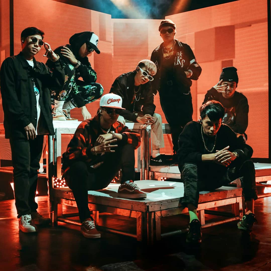 SoundCheckMNL's tweet photo. Hip-hop collective 8 Ballin' has signed an exclusive contract with #DefJamPhilippines @defjamPH ! Their viral single "Know Me," got 17 million streams on YouTube and Spotify combined! Watch out for the rerelease of their 8-song catalog and upcoming singles! @mca_music ๐ฏ https://t.co/lZCzd6ucuv