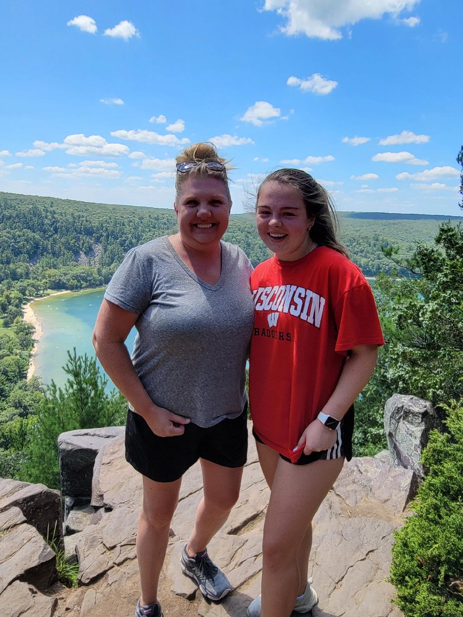 PManriquez_6's tweet photo. Gr8 weekend! Dinner Friday n boat day Saturday w/ great friends, hiking Devils Lake Sunday with my girls n finished w/ Taiten n Abbie coming over for dinner tonight. 9 days til Alyssahs leaves for UM-Duluth so getting it all in. #FriendsAndFamily #EmptyNestersSoon #ManriquezLove https://t.co/ZSEMu1oZ8p