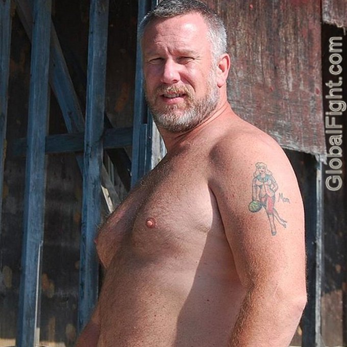 1 pic. Bearded Bears from https://t.co/uDvNgxouOP profiles #bearded #bears #guys #graybeard #gaybear