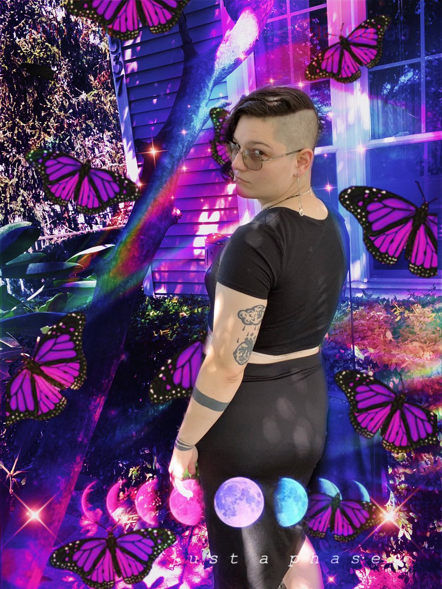 EllwoodVog's tweet photo. 1.) I looked cute as fuk today
2.) catch me having way too much fun with my pics https://t.co/snd4QdTKcB