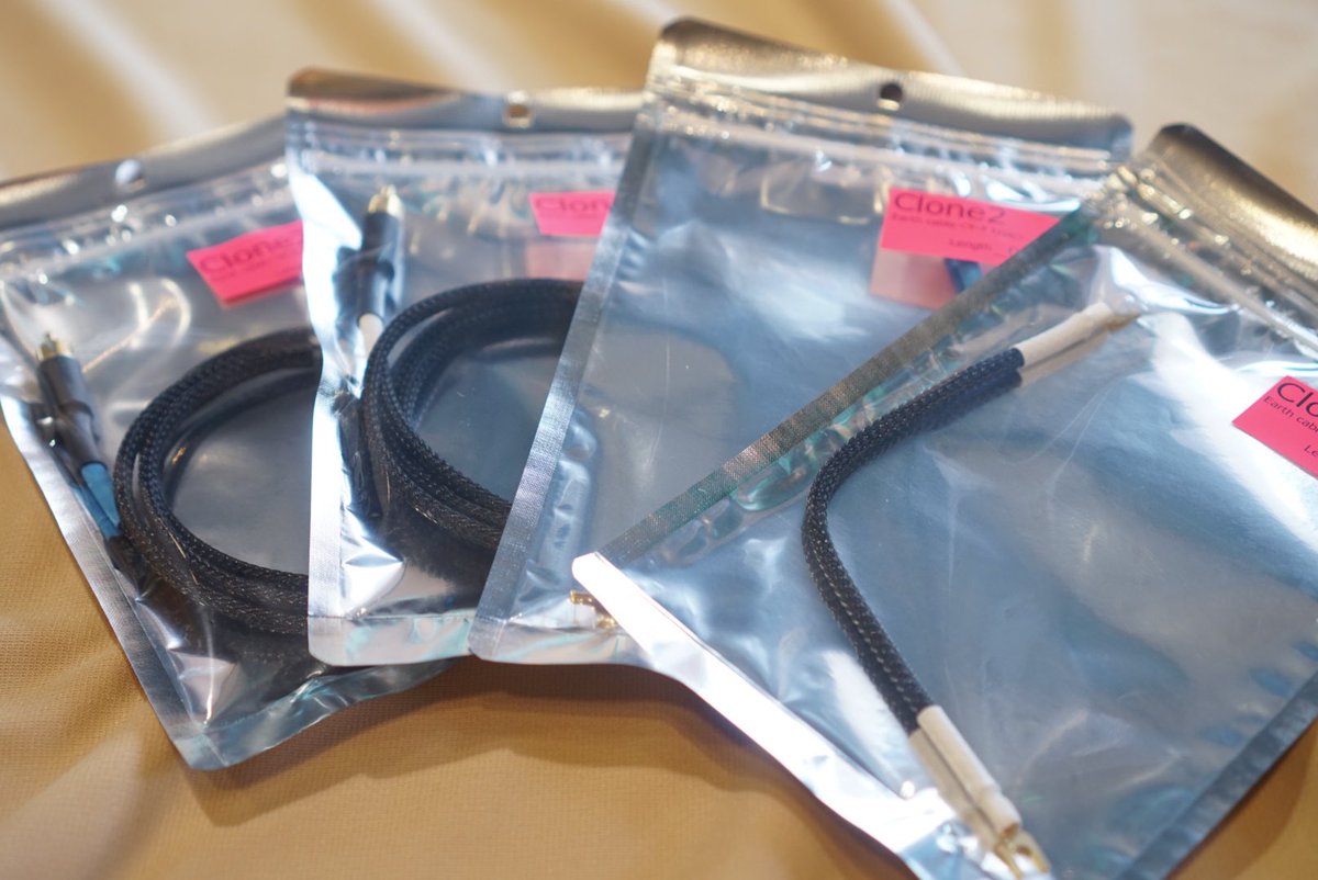 soundhunter1940's tweet image. KOJOのアースケーブル販売中です！

大好評のCRYSTAL Eがずいぶん普及してきたので、更なるブラッシュアップとしてご提案しています。

付属のケーブルでいいじゃん、と思っている方にこそオススメしたい！
ビックリするぐらい変わりますよ！！

#kojo #clone #アースケーブル