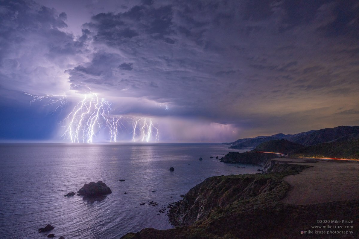 Mikeroburst's tweet image. Tonight marks 1 year since the August 2020 lightning event that started so many large wildfires in northern California. While the view from Big Sur that night was dramatic, hopefully things stay much quieter this year. #cawx @NWSBayArea
