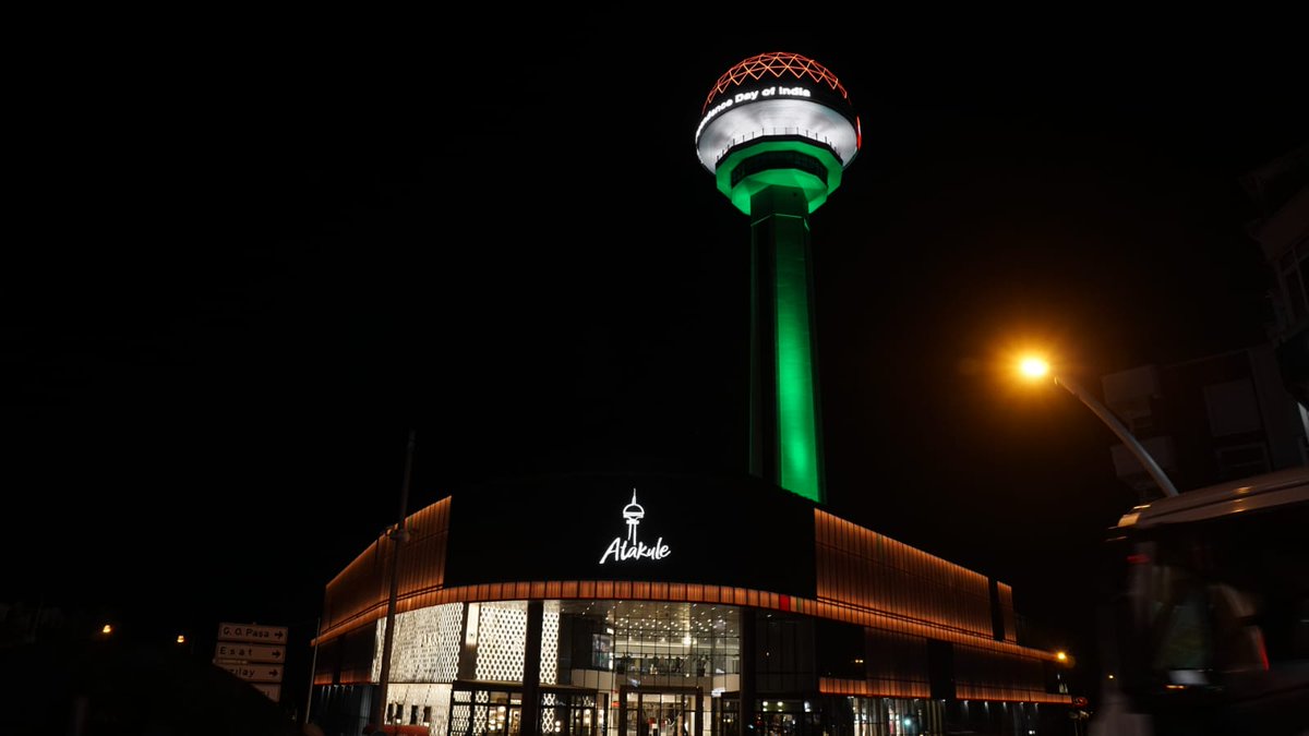 shk_azad's tweet photo. The Iconic #Atakule tower, overlooking #Ankara from the Cankaya heights, lit up in Indian tricolour 🇮🇳, on #IndianIndependenceDay night..
#AazadiKaArmritMahotsav #AmritMahotsav #IndiaAt75 #atakule #kentinsimgesi #signofthecity
@atakuleofficial https://t.co/ePYiZiCFDG